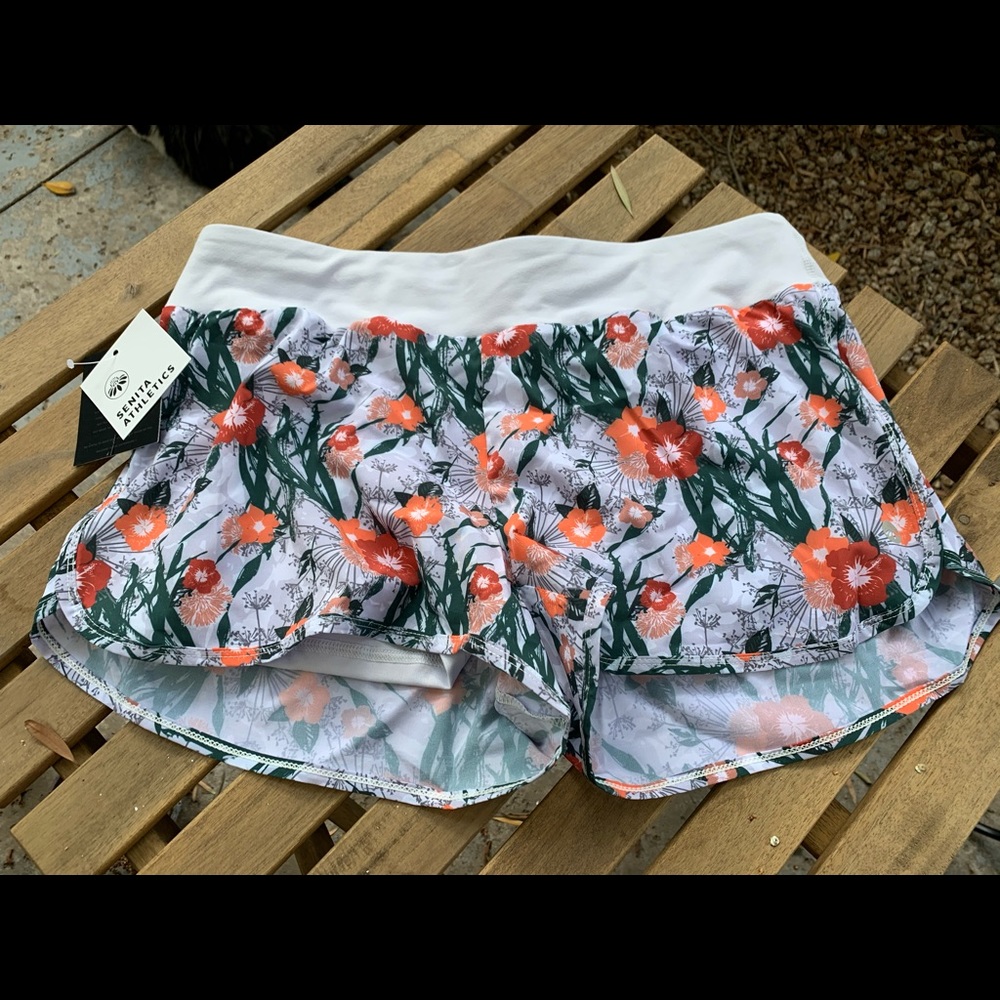 Senita athletics swift shorts 4 in style freesia